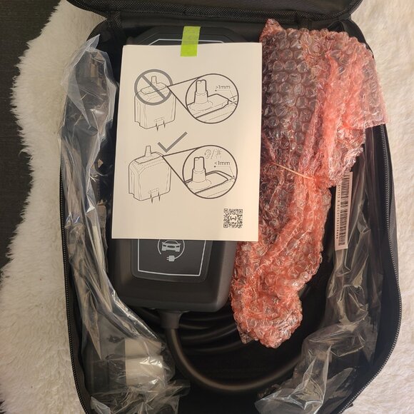 Mercedes-Benz Webasto Go Portable EV Electric Vehicle Charger Cable - Picture 2 of 4